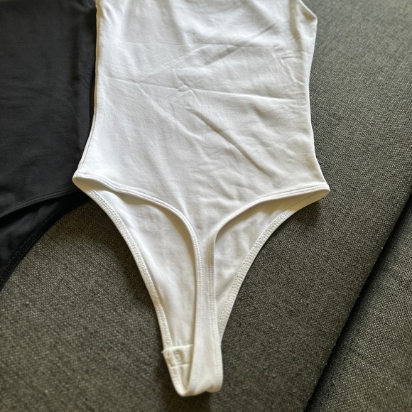 Aritzia Square Neck Bodysuit - Picture 10 of 13